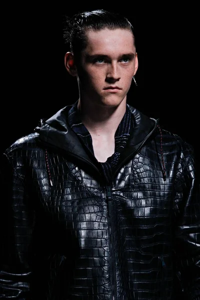 Look 7